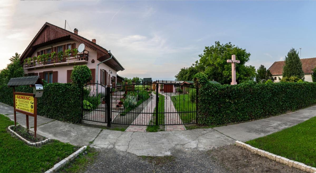 Gemenc Vendeghaz Hotel Hercegszanto Bagian luar foto